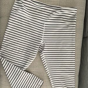 Scorpio Sol black and white striped capri leggings for women, size small